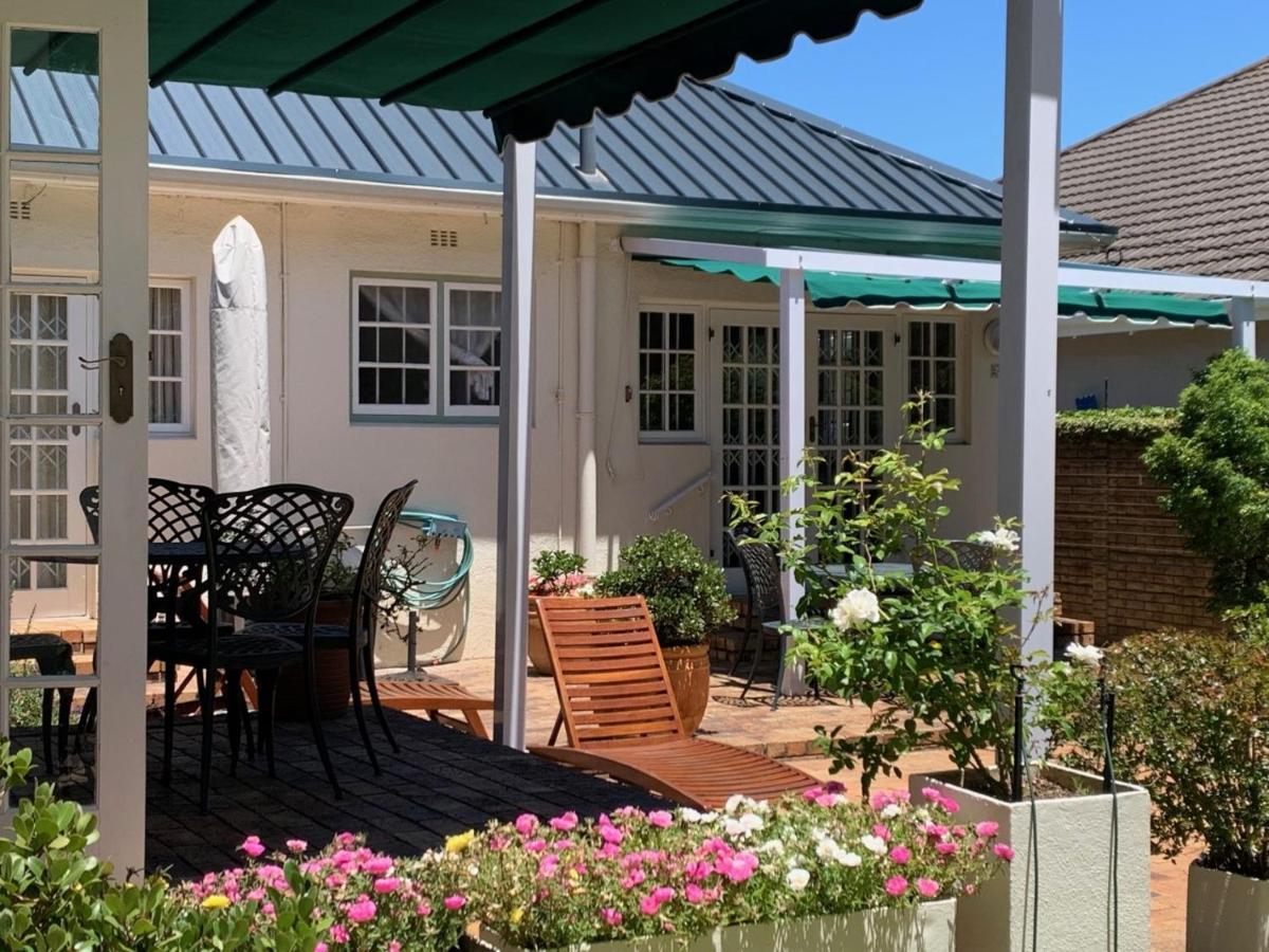 Squirrels Way Cottages ケープタウン エクステリア 写真